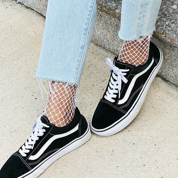 Out From Under wide fishnet crew sock from UO - Picture 2 of 5